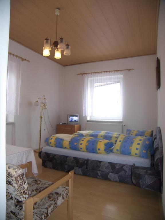 Penzion U Antonickova Pramene Mariánské Lázně Quarto foto